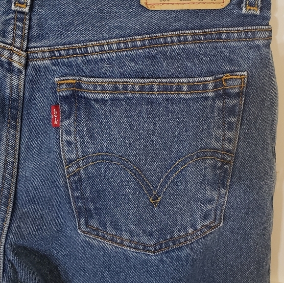 Levi's 550's Relaxed Fit Mid-Rise Blue Jeans 30 X 30 Medium Wash EUC - Picture 12 of 15